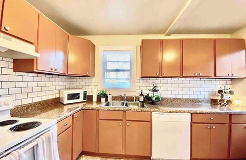 Griffin Heights House | Private Bedroom in Charming House blocks from FSU