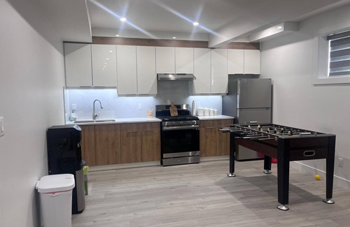 Southeast Edmonton House | Private Brand New Guest Suite