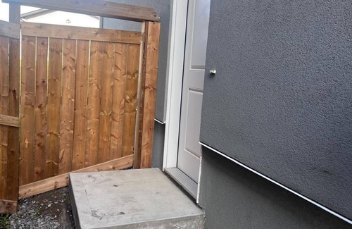 Southeast Edmonton House | Private Brand New Guest Suite