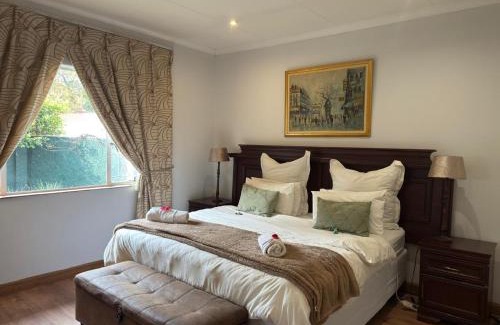 Greater Johannesburg Metropolitan Area Apartment | Private Bryanston Cottage, Garden, Uncapped Wi-Fi