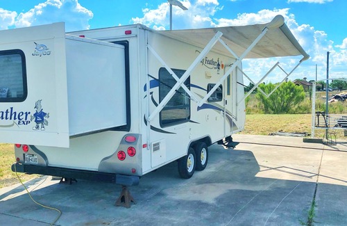 San Antonio House | Private Charming RV cozy getaway, 15 min from Seaworld