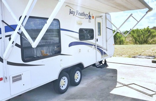 San Antonio House | Private Charming RV cozy getaway, 15 min from Seaworld