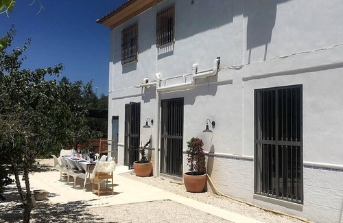 Puente Genil Villa | Private contemporary villa with large pool in own land - JULY AVAILABILITY