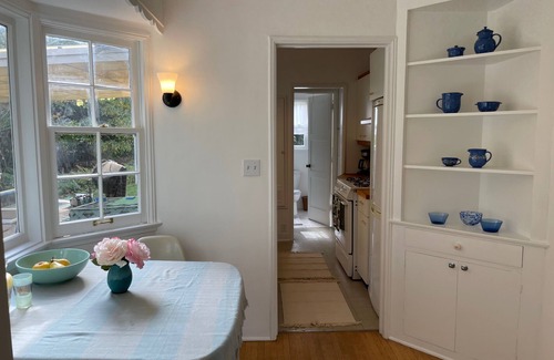 Upper Riviera House | Private Cottage w Glorious Views on the Riviera - 10 minute drive to downtown