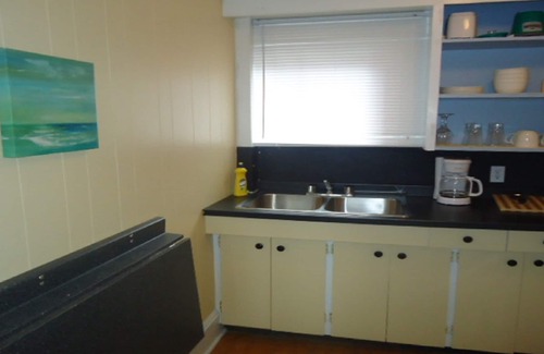 Queens Square Apartment | Private, cozy, heritage studio in Charlottetown Historic District