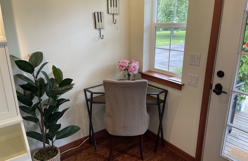 Bonney Lake Cottage | Private/detached cottage in farmhouse setting, close to endless recreation