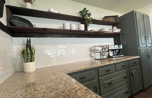 Lone Oak House | Private Dock, Boat Lift, Paddle Boards, Fire Pit - newly remodeled home