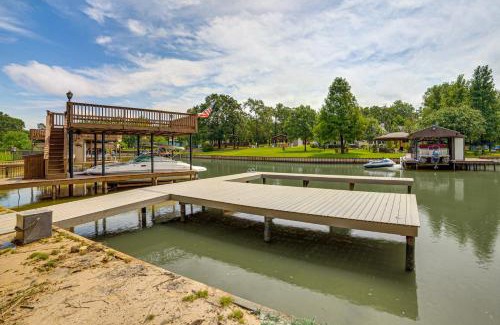 Eustace House | Private Dock Waterfront Cedar Creek Lake Home