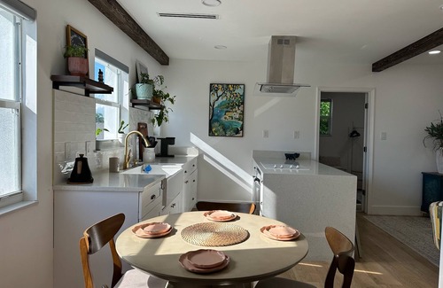 Allapattah Apartment | Private duplex (second floor) centrally located to beaches and the city of Miami.