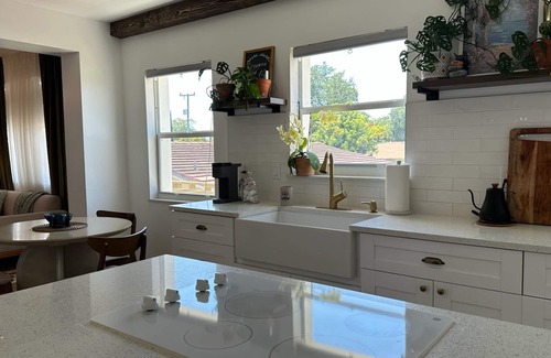 Allapattah Apartment | Private duplex (second floor) centrally located to beaches and the city of Miami.