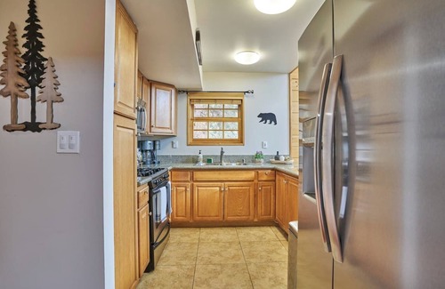 Whispering Forest Cabin | Private Escape! No Better than Our Relaxing Deck, High Above Street, 3BR w/Game Loft w/Arcade Game