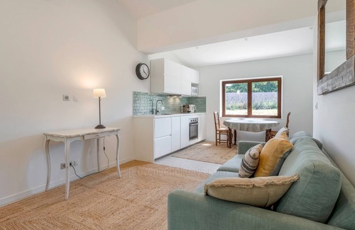 Goult Cottage | Private estate with lavender fields and Luberon views - La Petite Maison