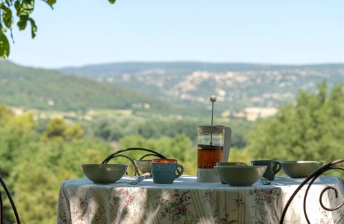 Goult Cottage | Private estate with lavender fields and Luberon views - La Petite Maison