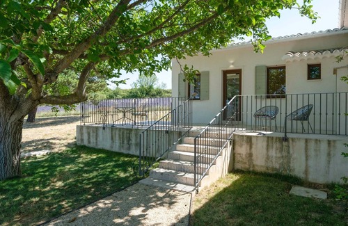 Goult Cottage | Private estate with lavender fields and Luberon views - La Petite Maison
