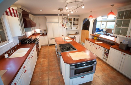 Jefferson House | Private Family-Friendly Mountain Retreat, 30 Acres, Panoramic View, Fire Pit