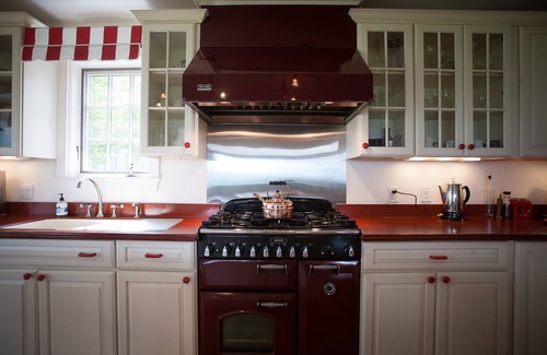 Jefferson House | Private Family-Friendly Mountain Retreat, 30 Acres, Panoramic View, Fire Pit