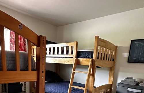 Hakalau House | Private Family House with Ocean/Mountain Views