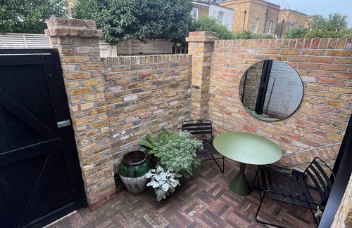 Mortlake Apartment | Private flat in Barnes, London