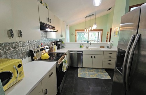 Weeki Wachee Gardens House | Private Garden Shower, Arcade Games, Sups & Yaks