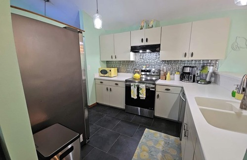 Weeki Wachee Gardens House | Private Garden Shower, Arcade Games, Sups & Yaks