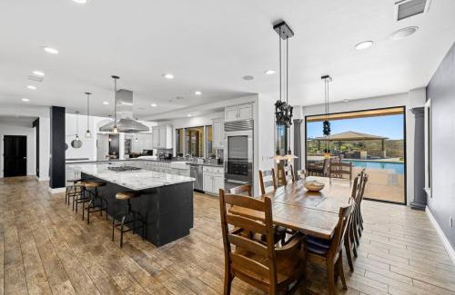 Lake Hodges House | Private Gated 6BR Luxury Estate, Gym, Lake View