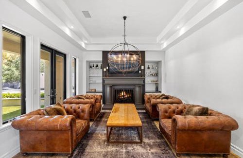 Lake Hodges House | Private Gated 6BR Luxury Estate, Gym, Lake View