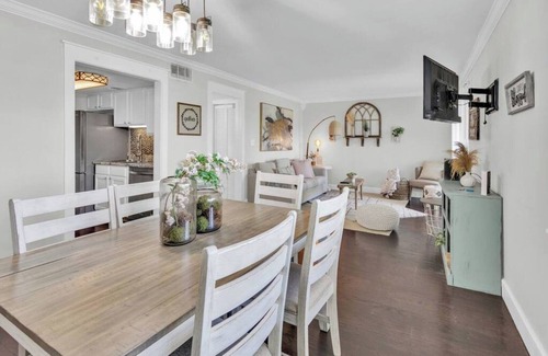 Shalimar Condo | Private Gated Community 2BR Condo Close to Beaches