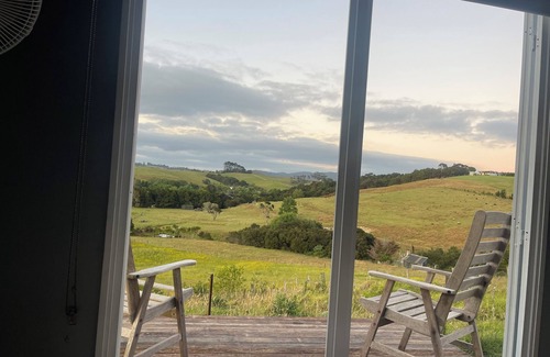 Mangawhai Cabin | Private getaway in Mangawhai Heads (pet friendly)