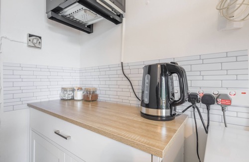 Cambridge Apartment | Private & Glamorous Studio Room 6 by Milton Guesthouse