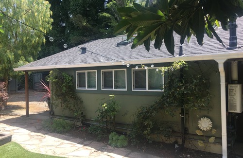 Eastside Santa Cruz Cottage | Private Guest Cottage. Newly appointed, Modern, Centrally Located