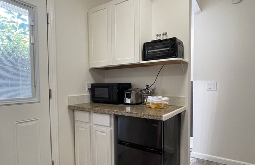 Oxnard Apartment | Private Guest House for one/two -by The Collection