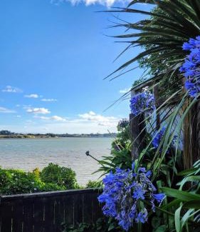 Takanini House | Private guest suite near the airport 1-4 guests