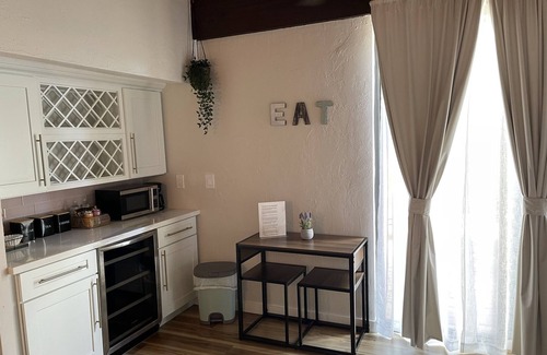 Ludlam Apartment | Private guest suite with PRIVATE ENTRANCE