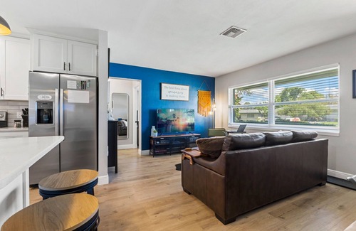 Clearwater House | Private Heated Pool Oasis 10 Mins to Clearwater Beach