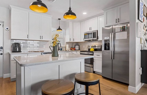 Clearwater House | Private Heated Pool Oasis 10 Mins to Clearwater Beach