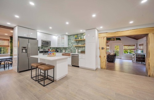 Aldenville House | Private Heated Pool Hot Tub Game Room Fire Pit 6 Bdrms