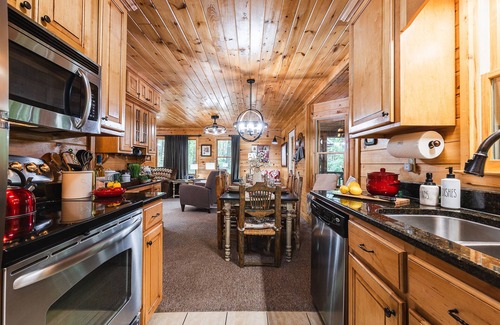 Sautee Nacoochee Cabin | Private Helen Cabin | Hot Tub | Spacious Porch