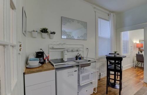 Midtown Apartment | Private Historic Studio from the year 1900!