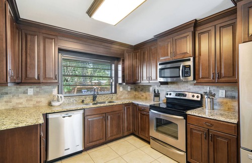 Greater Northdale House | Private Home - Pool & Game Room