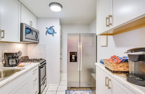 Ocean City Apartment | Private Hot Tub: Fort Walton Beach Bungalow!