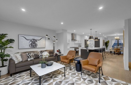 Canmore Villa | Private Hot Tub | 4 Bed Townhome