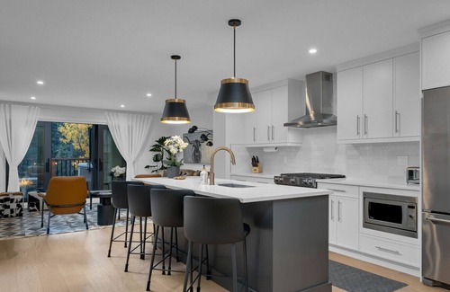 Canmore Villa | Private Hot Tub | 4 Bed Townhome