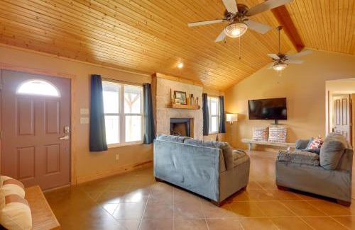 Baird House | Private Hot Tub and Pickleball Court Baird Home!