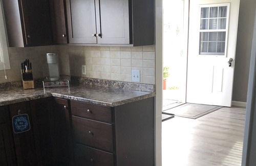 Lewiston Apartment | Private Hot Tub, Executive Suite, & Deluxe Summer Camper For 6 -10 Guests