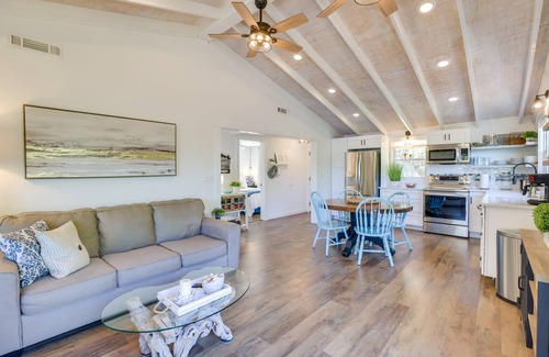 Talladega House | Private Hot Tub: Stunning Logan Martin Lake Home