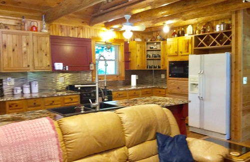 Bat Cave Cabin | Private ! Hot Tubs, Massage Chairs, White Water only from river 3- Large decks !