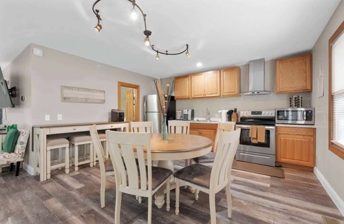 Westerville House | Private I Pool Table I Bar I Studio I House I Roku