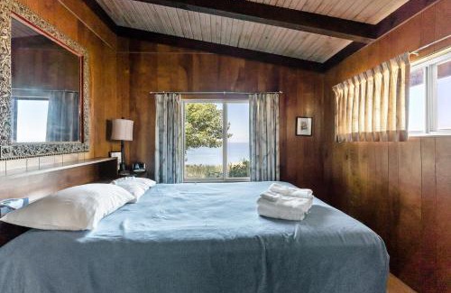 Holland House | Private Lake Michigan Beach Access