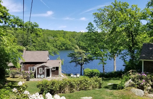 Milford House | Private lakefront home, beach, boats, minium stay is 31 days by Town