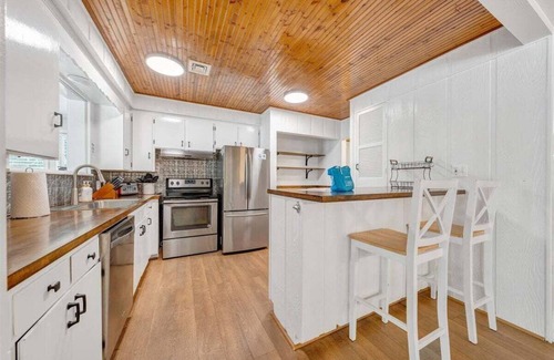 Goodview House | Private Lakefront Home W/Dock, Fire pit, outside shower & Hot tub